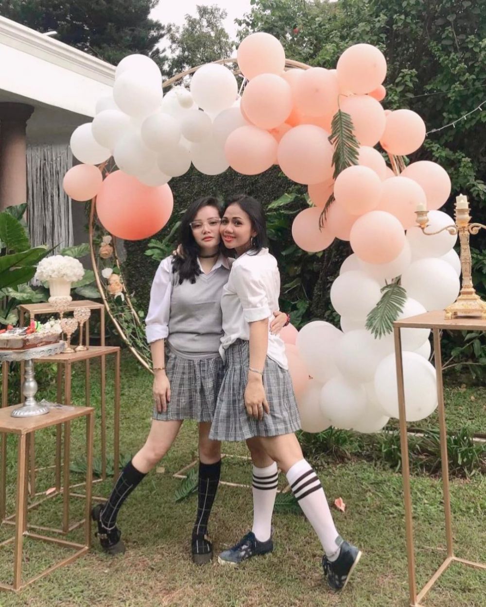 9 Momen pesta ultah ke-35 Mawar AFI, pakai dresscode seragam SMA