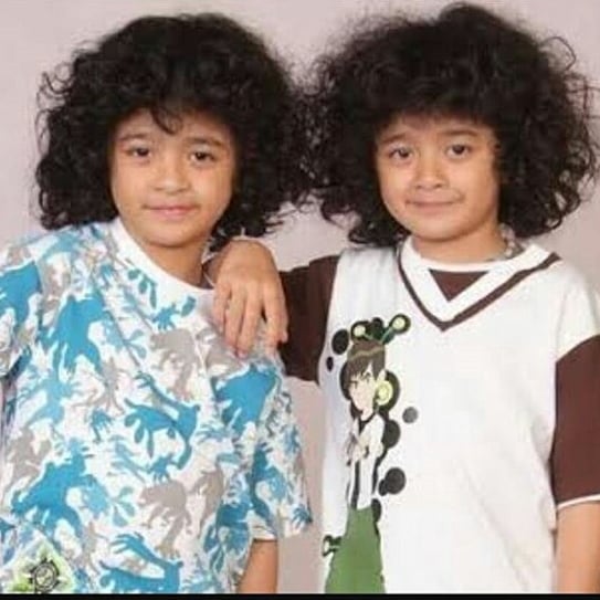 Potret lawas 8 pasangan seleb kembar, kompaknya bikin gemas