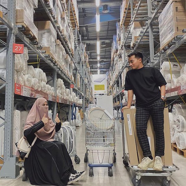 8 Potret penampilan terbaru Sherel Thalib usai jadi istri Taqy Malik