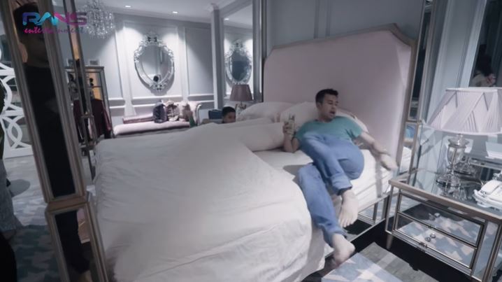 10 Potret walk in closet Nagita di rumah lama, ada baju waktu menikah