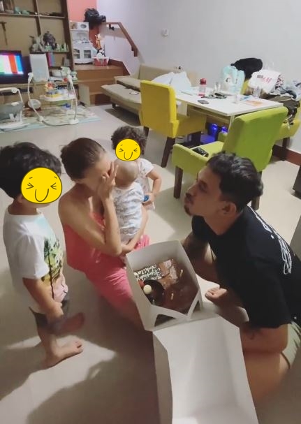 8 Momen ultah Dahlia Poland ke-24, Fandy Christian tulis caption manis