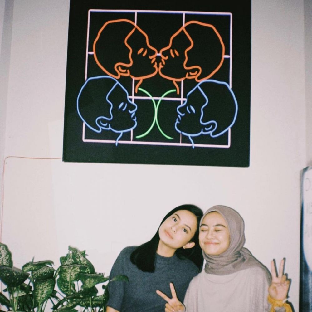 10 Potret kebersamaan Hanggini dan Tsana, punya paras mirip