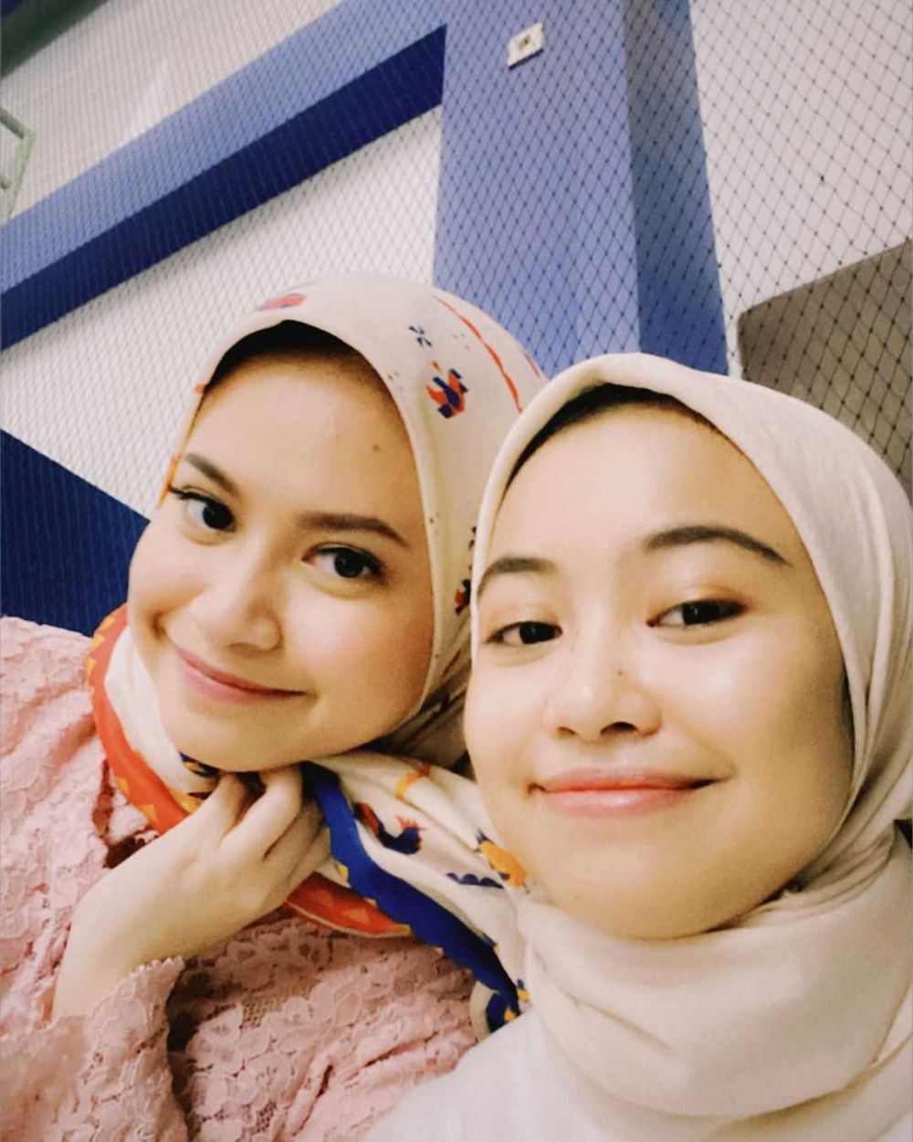 10 Potret kebersamaan Hanggini dan Tsana, punya paras mirip