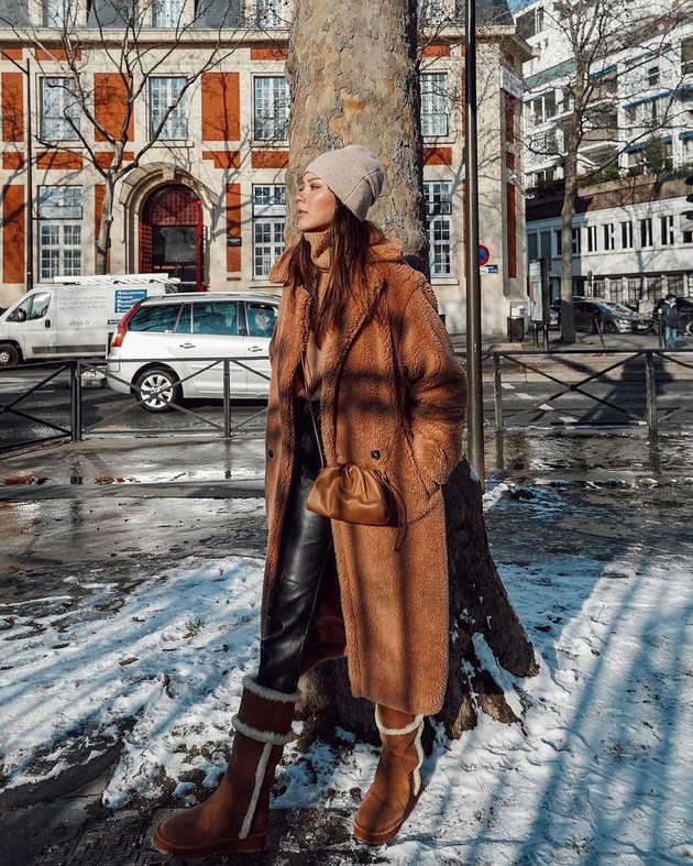 10 Gaya OOTD Alyssa Daguise saat di Paris, selalu pakai tas branded