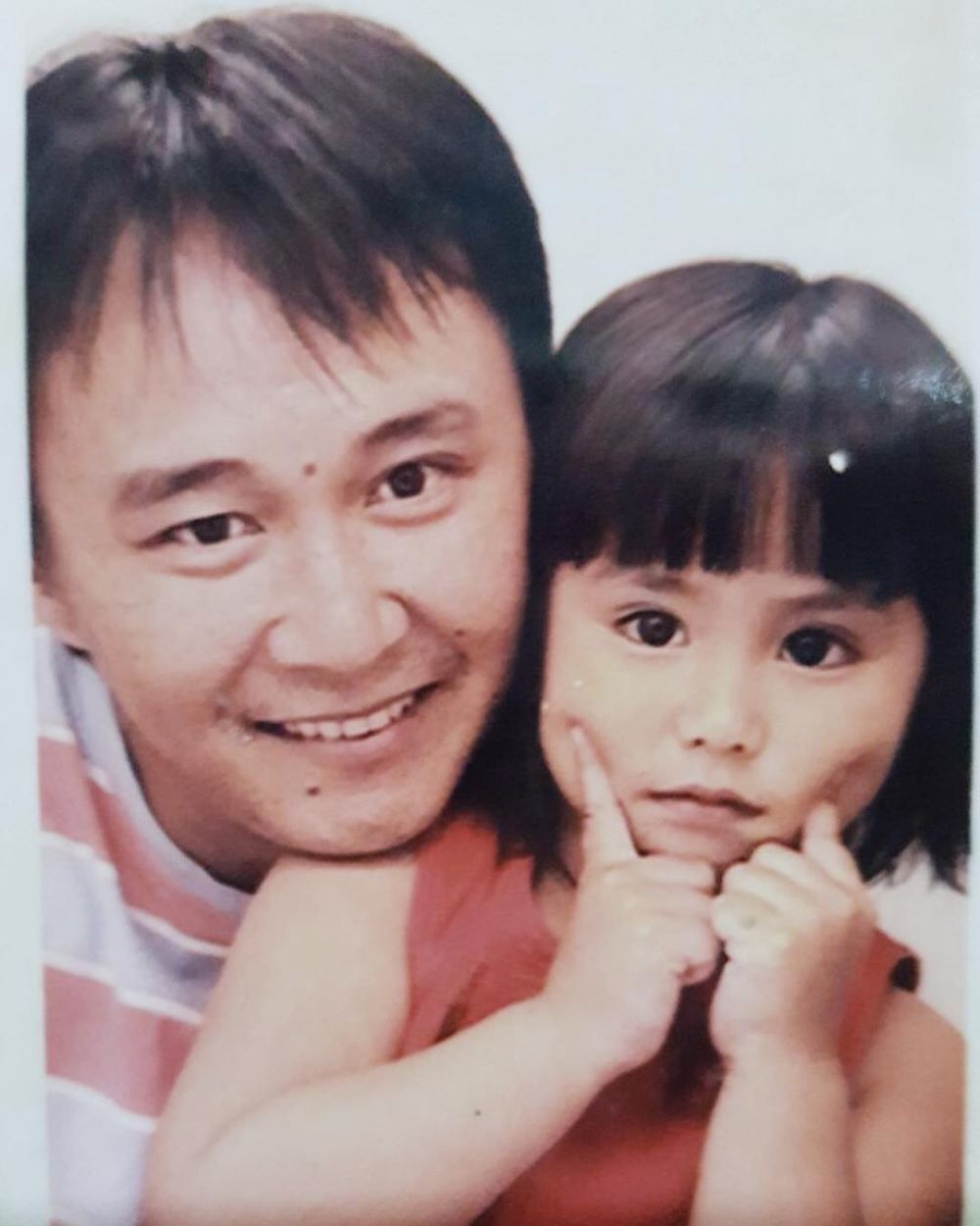 8 Potret transformasi Clairine Clay, paras pas balita curi perhatian