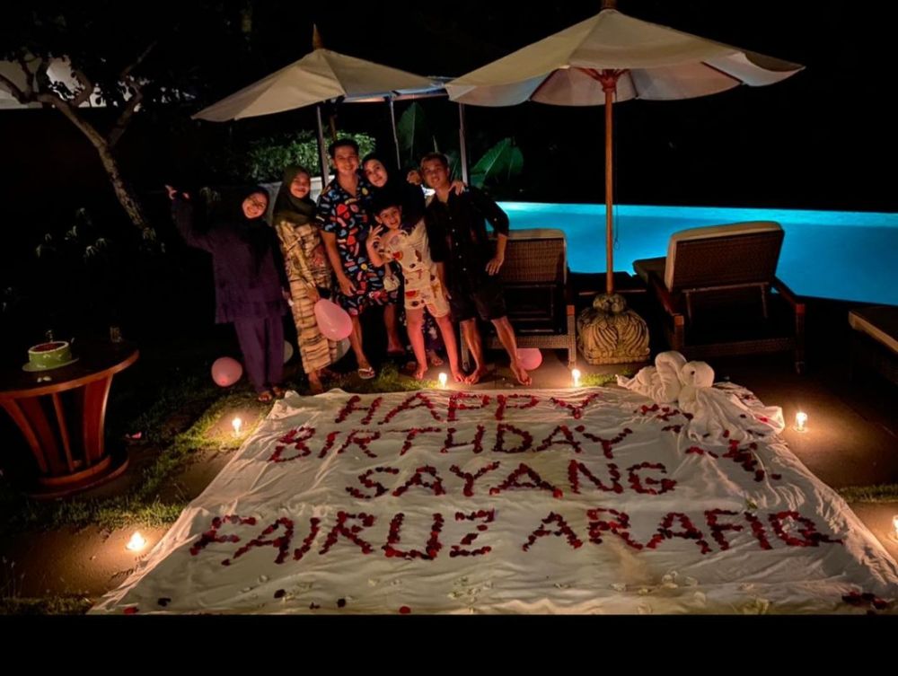 6 Momen kejutan ulang tahun Fairuz A Rafiq dari suami, romantis abis