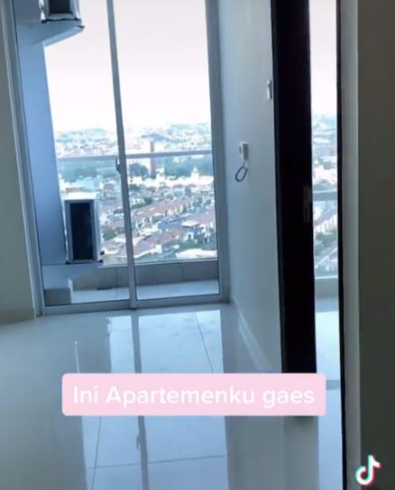 8 Penampakan apartemen milik Feni Rose, viewnya kece