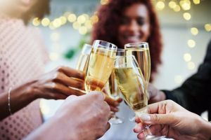 Cafe ini cocok untuk nongkrong, bangun suasana hangat bareng teman   