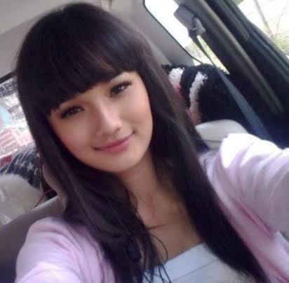 10 Potret transformasi Faby Marcelia, kini jadi hot mama