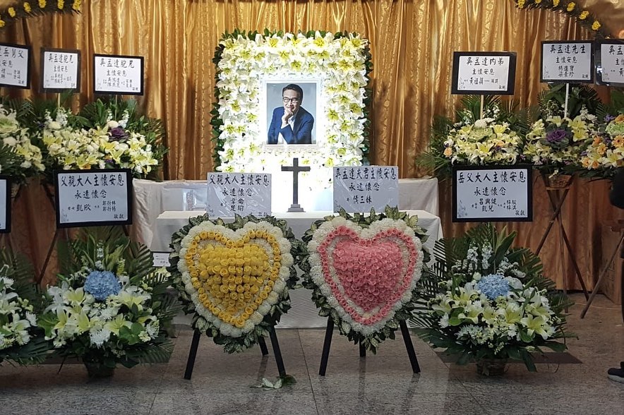 Beri penghormatan terakhir pada Ng Man Tat, Andy Lau jadi sorotan