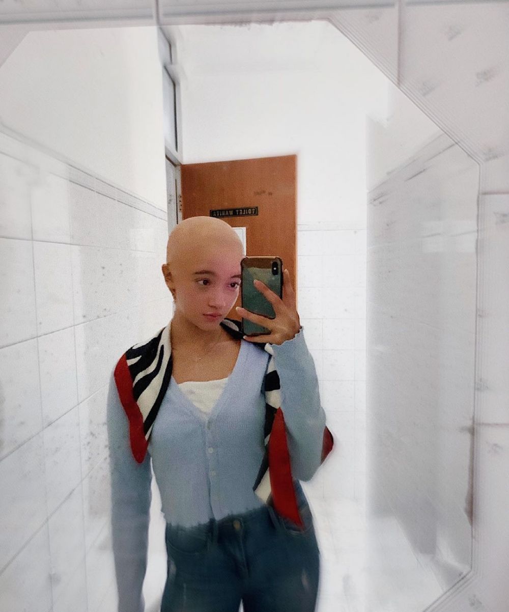 Perankan penderita kanker, ini 6 potret Megan Domani tampil botak