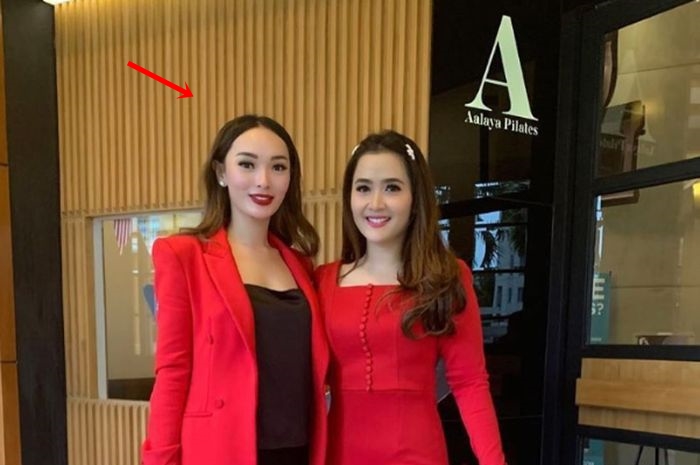 Beda gaya 7 penyanyi dangdut saat ikut arisan, hits abis