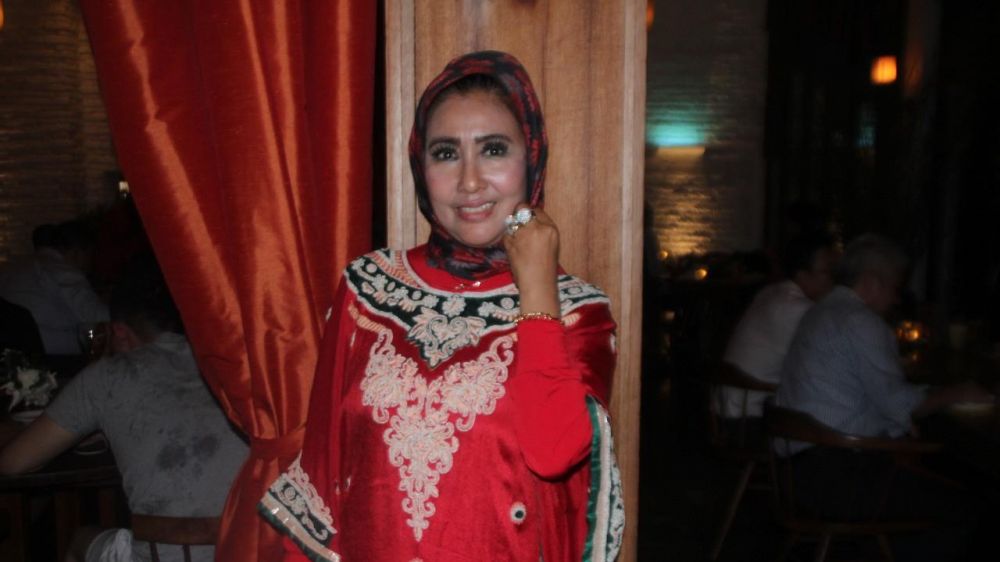 Beda gaya 7 penyanyi dangdut saat ikut arisan, hits abis