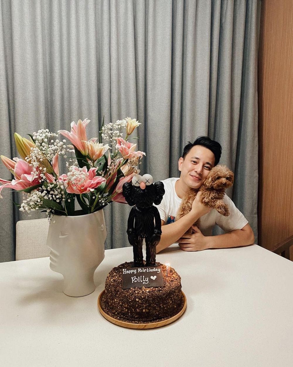 10 Penampakan apartemen Billy Davidson, desain interiornya elegan