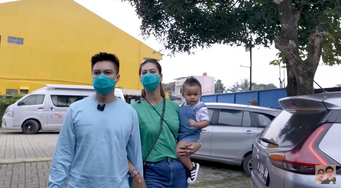 10 Momen Baim Wong beli bus buat jalan-jalan, fasilitasnya keren abis