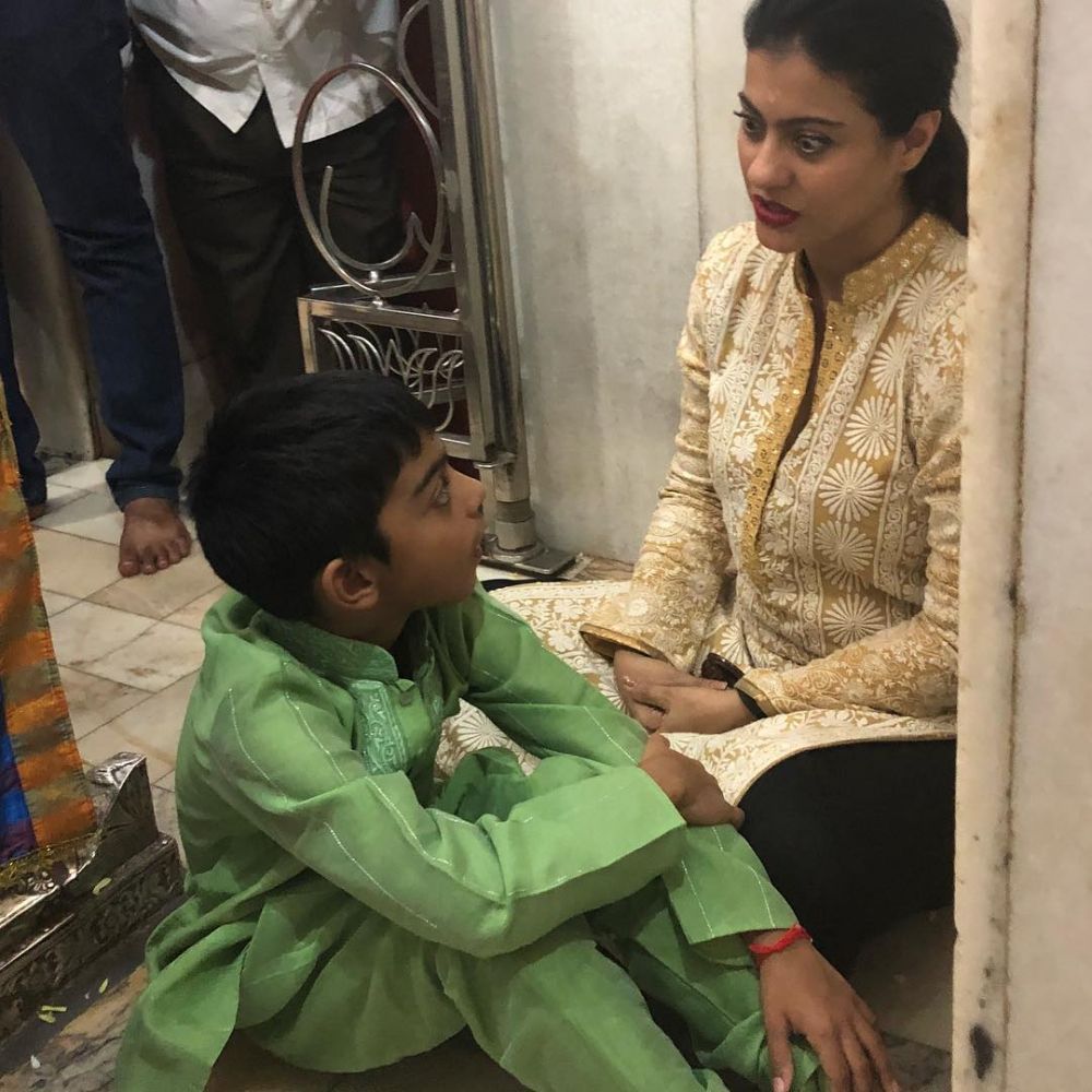 Potret 7 pemain Kabhi Khushi Kabhi Gham momong anak, telaten abis