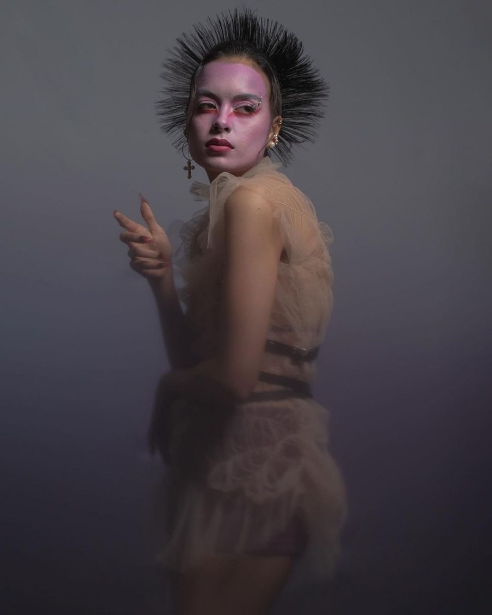 12 Pemotretan Eva Celia dengan gaya etnik, bikin pangling