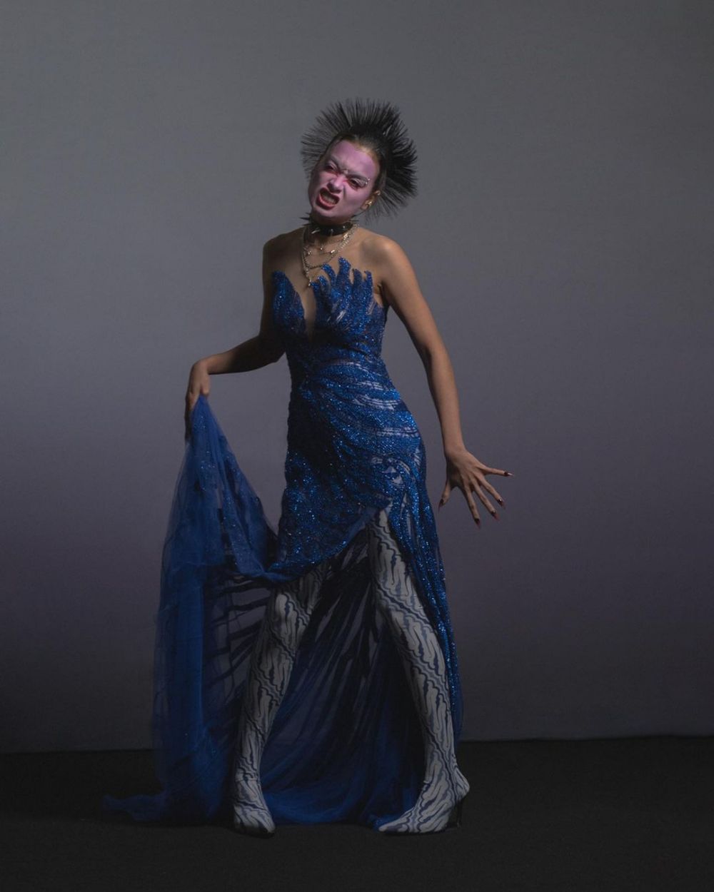 12 Pemotretan Eva Celia dengan gaya etnik, bikin pangling