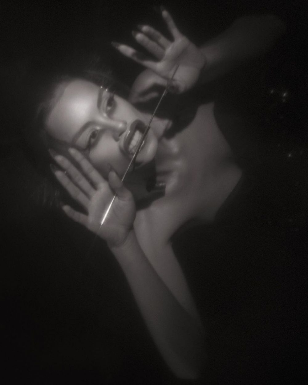 12 Pemotretan Eva Celia dengan gaya etnik, bikin pangling