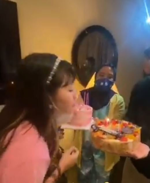 10 Momen kejutan ultah Ghea Indrawari ke-23, kuenya curi perhatian