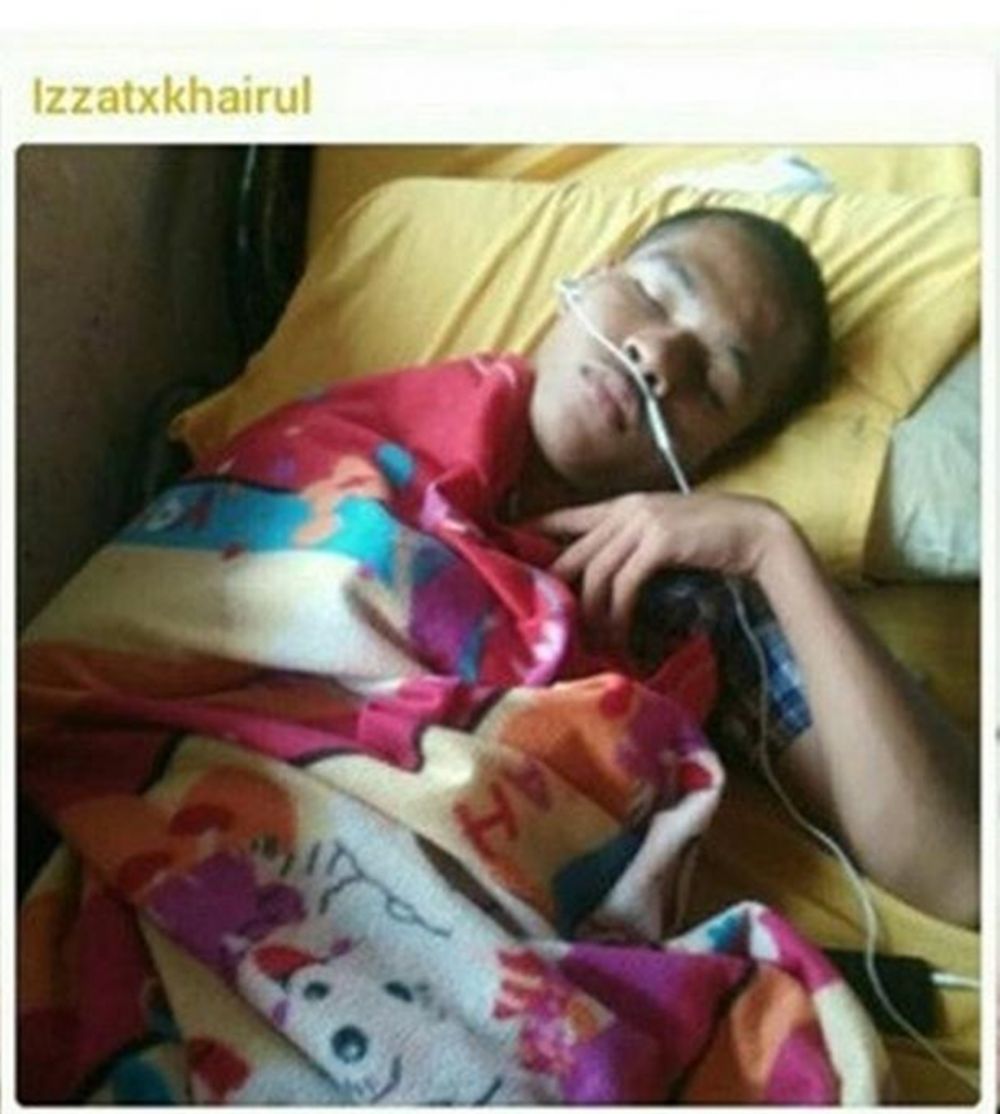 10 Momen lucu pura-pura sakit ini bikin senyum kesal