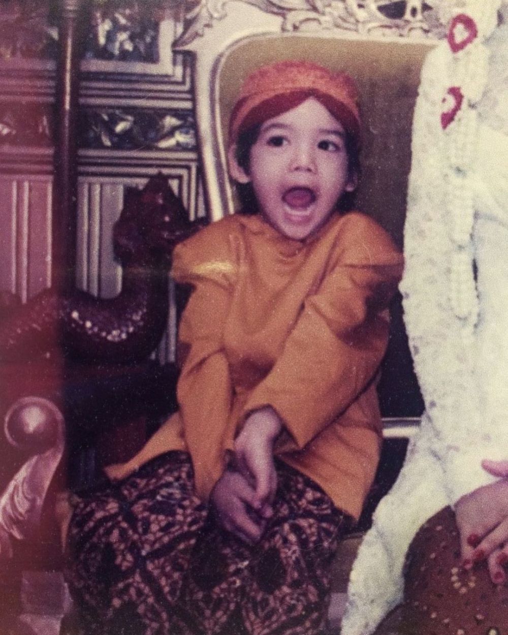 Potret masa kecil 10 pesinetron kenakan baju adat, bikin gemas