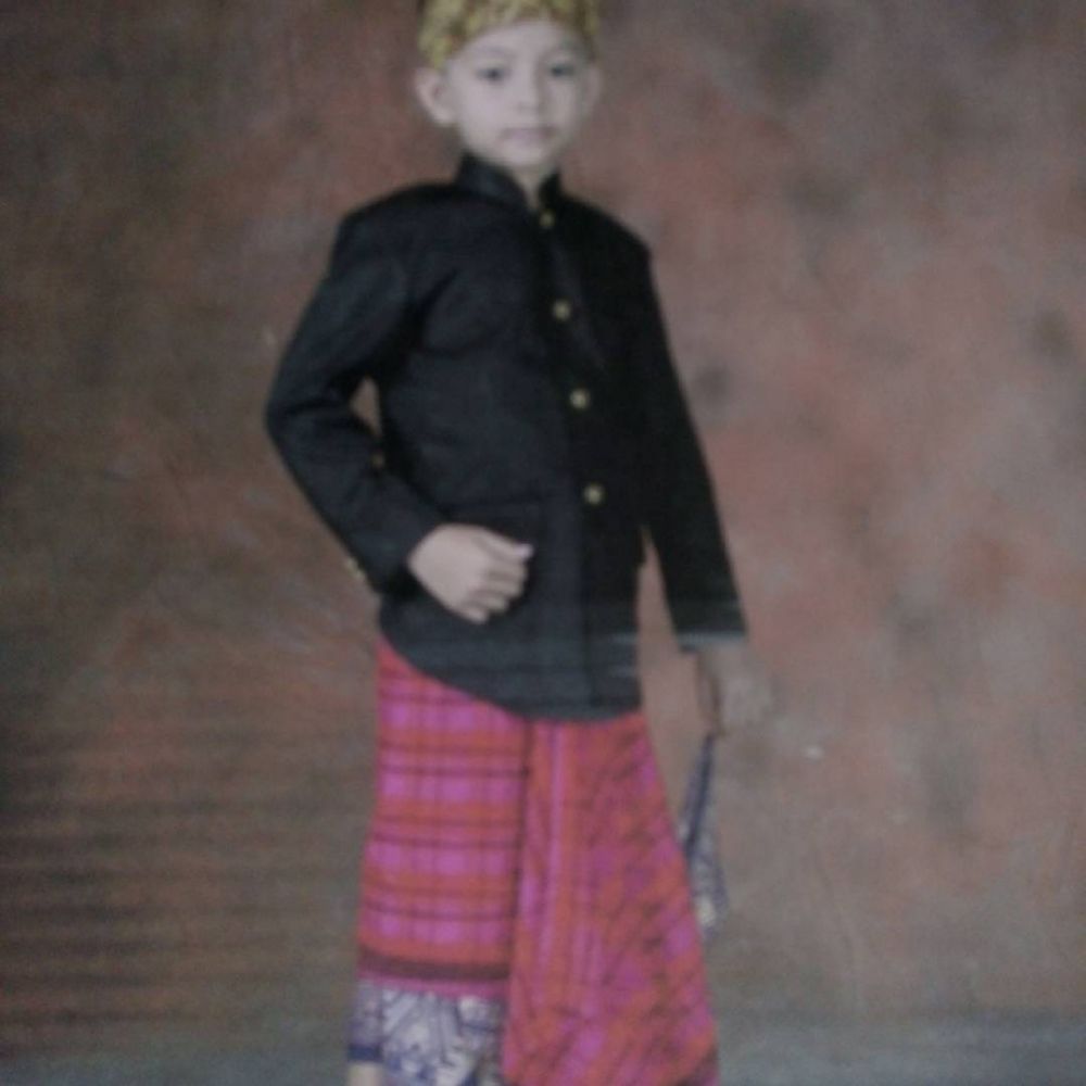 Potret masa kecil 10 pesinetron kenakan baju adat, bikin gemas