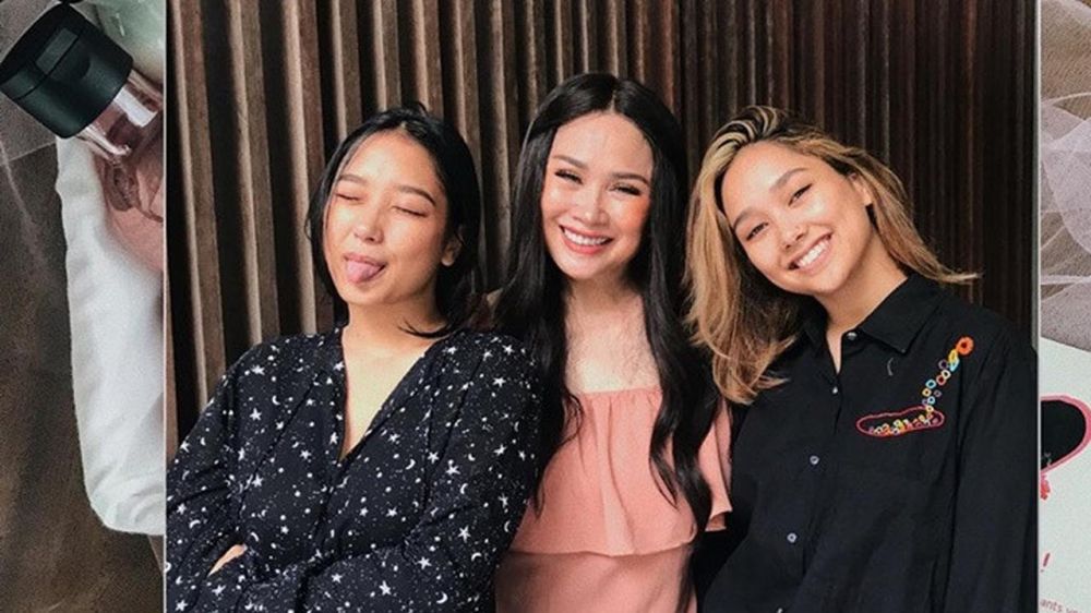 8 Pesona Salmaa & Salwaa anak kembar Titi DJ yang kini sudah dewasa