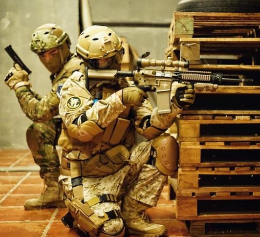 10 Aksi nyentrik Nicholas Sean main Airsoft Gun, curi perhatian