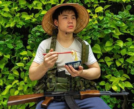 10 Aksi nyentrik Nicholas Sean main Airsoft Gun, curi perhatian