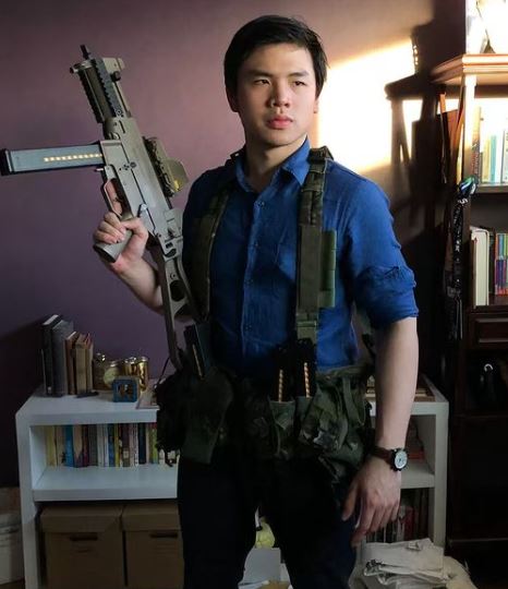 10 Aksi nyentrik Nicholas Sean main Airsoft Gun, curi perhatian