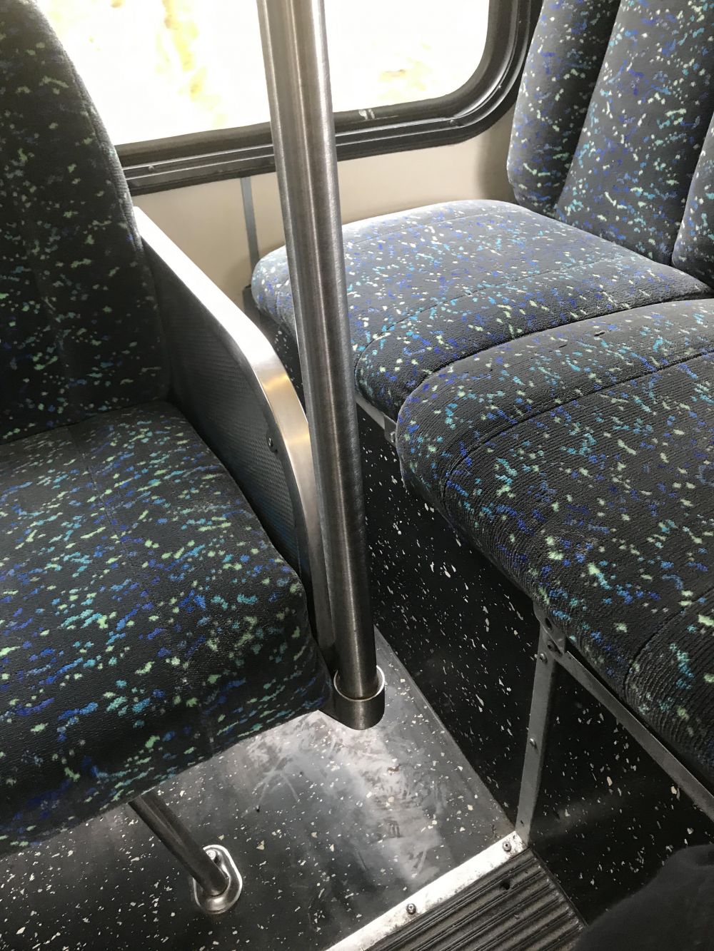 10 Desain gagal interior mobil ini bentuknya bikin gigit jari