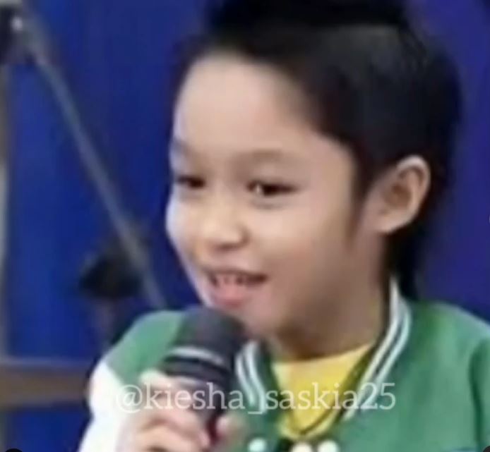 10 Potret masa kecil Kiesha Alvaro, rambutnya ikonik