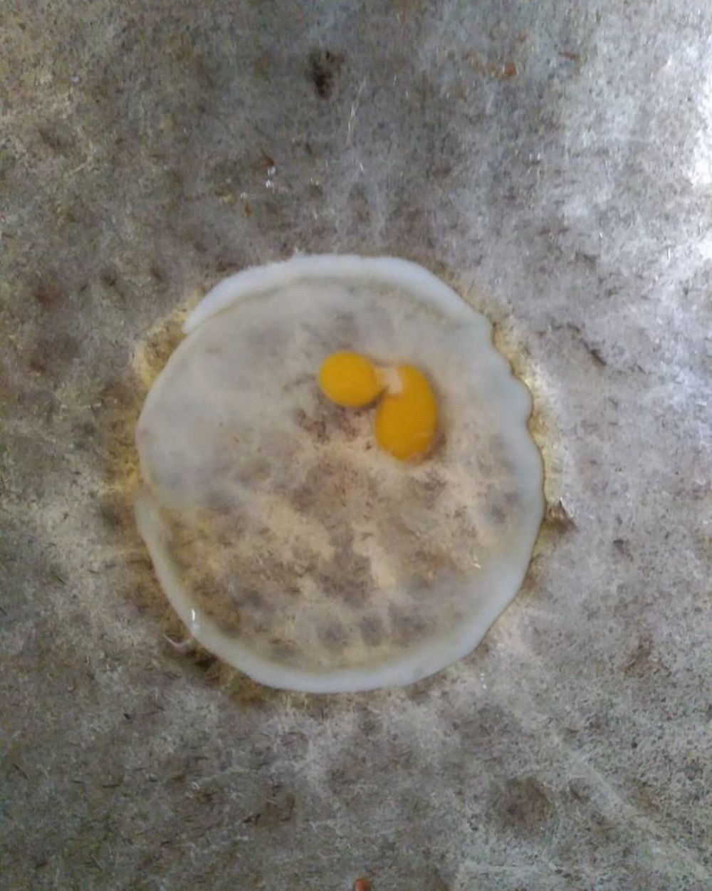 10 Aksi nyeleneh masak telur ini bikin senyum kecut