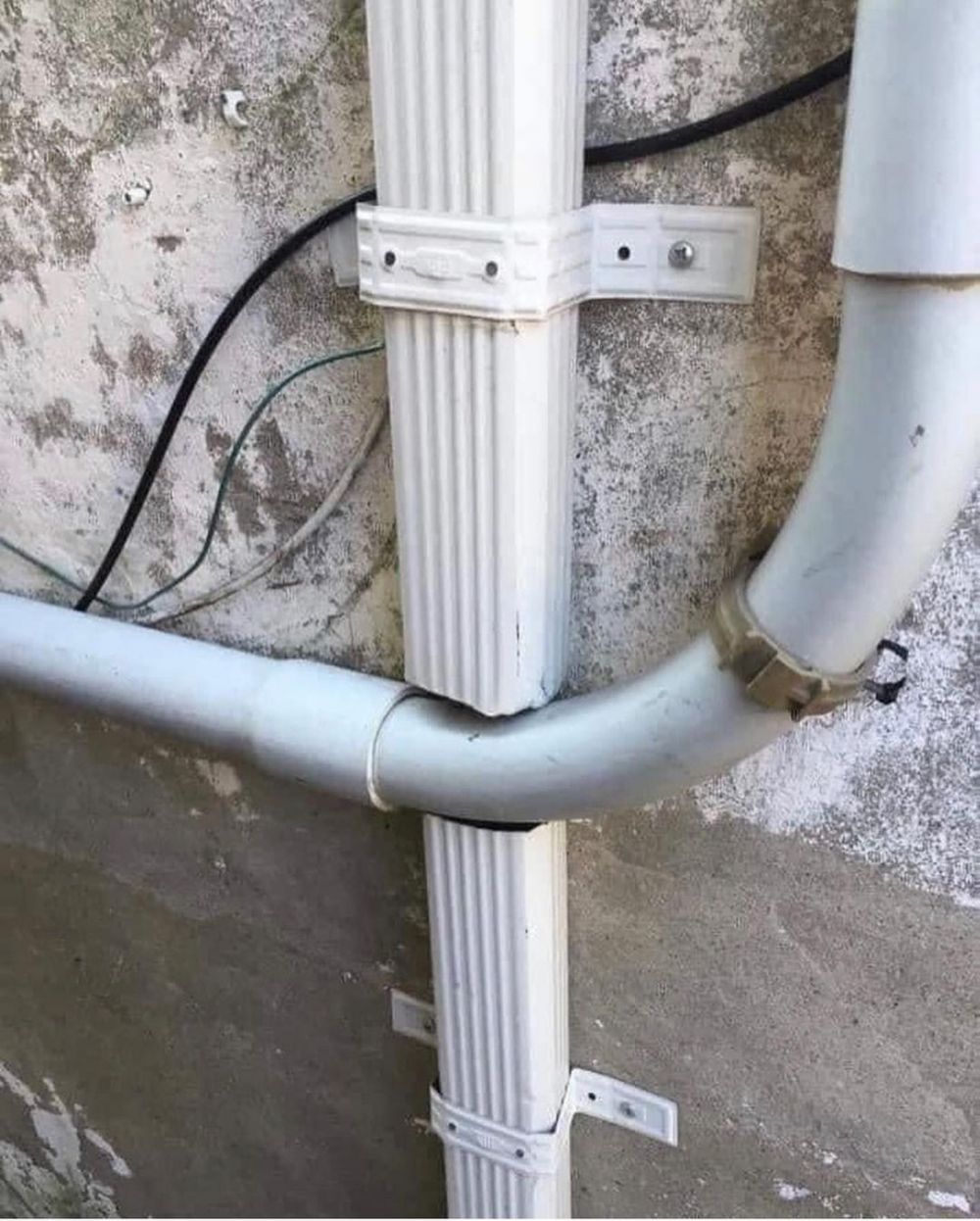 10 Momen terlalu maksa saat pasang barang, bikin tepuk jidat