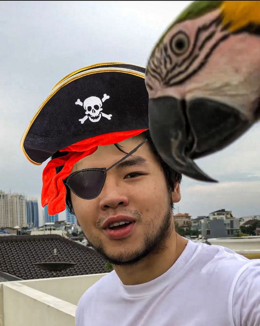 10 Potret terbaru Nicholas Sean putra sulung Ahok, kini brewokan