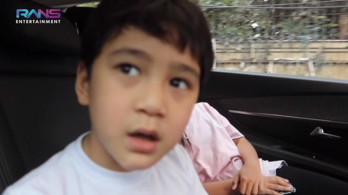 8 Momen Rafathar anak Raffi Ahmad latihan berkuda, naik kuda terbaik