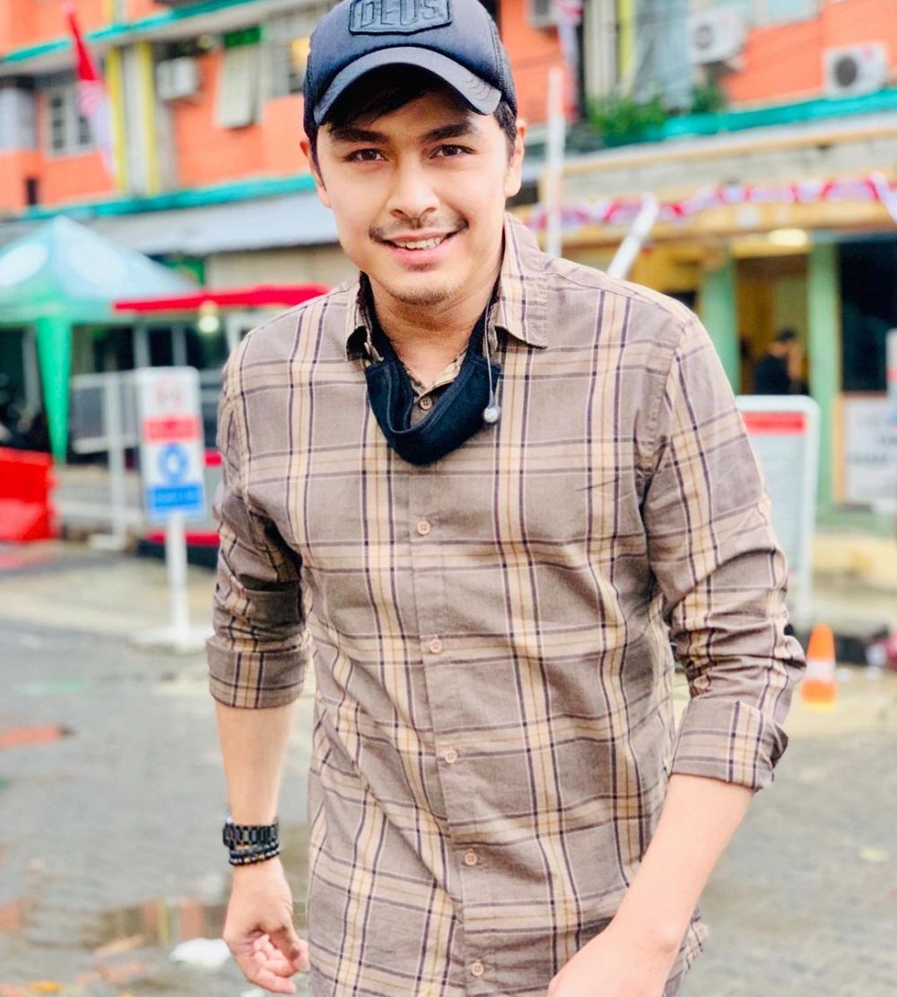 Usia di atas 50 tahun, 8 seleb ini masih betah melajang