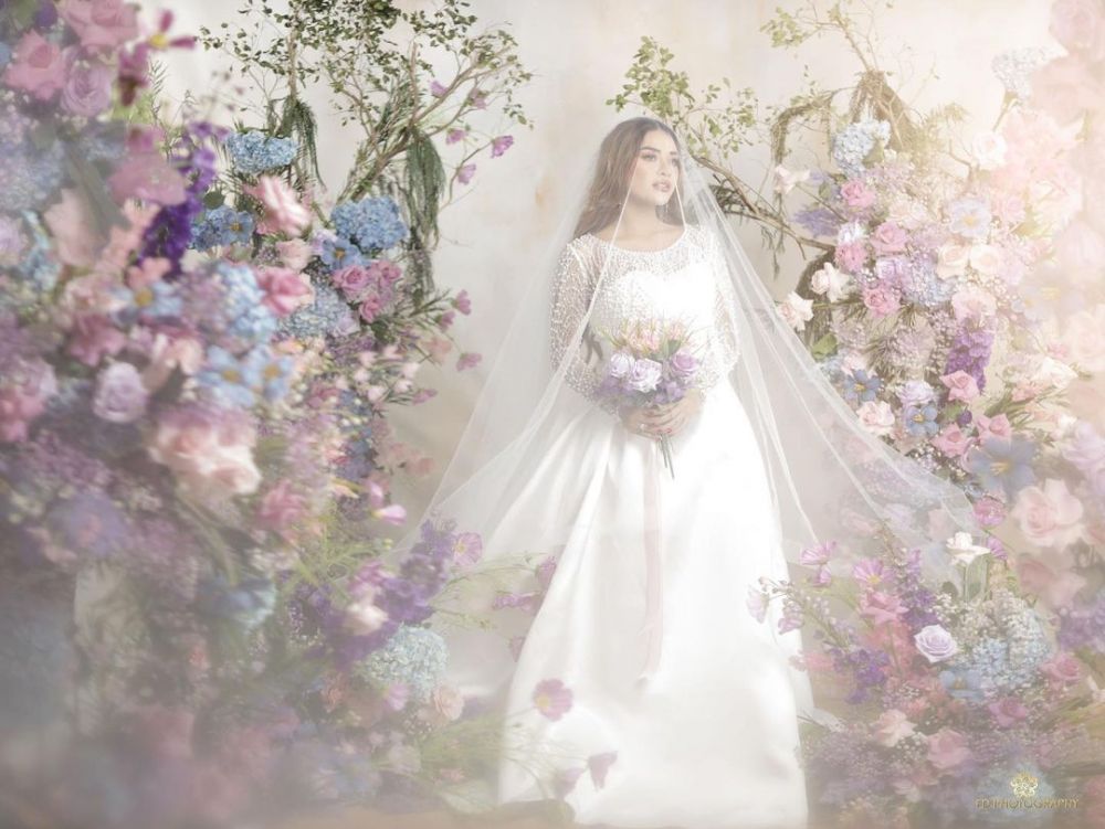 7 Potret prewedding Atta Halilintar & Aurel tema floral, elegan