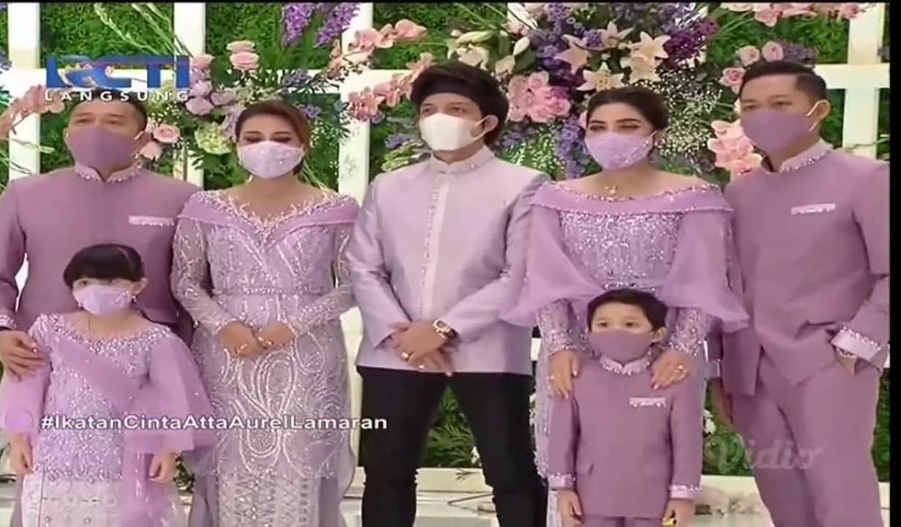 12 Momen lamaran Atta dan Aurel, kehadiran Krisdayanti curi perhatian