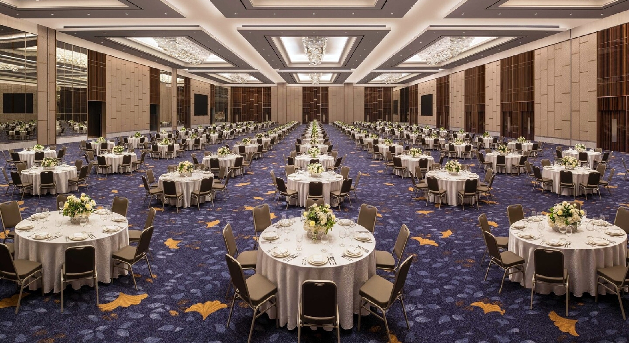 Hotel ini tawarkan ruang pertemuan super besar, bikin acara jadi aman