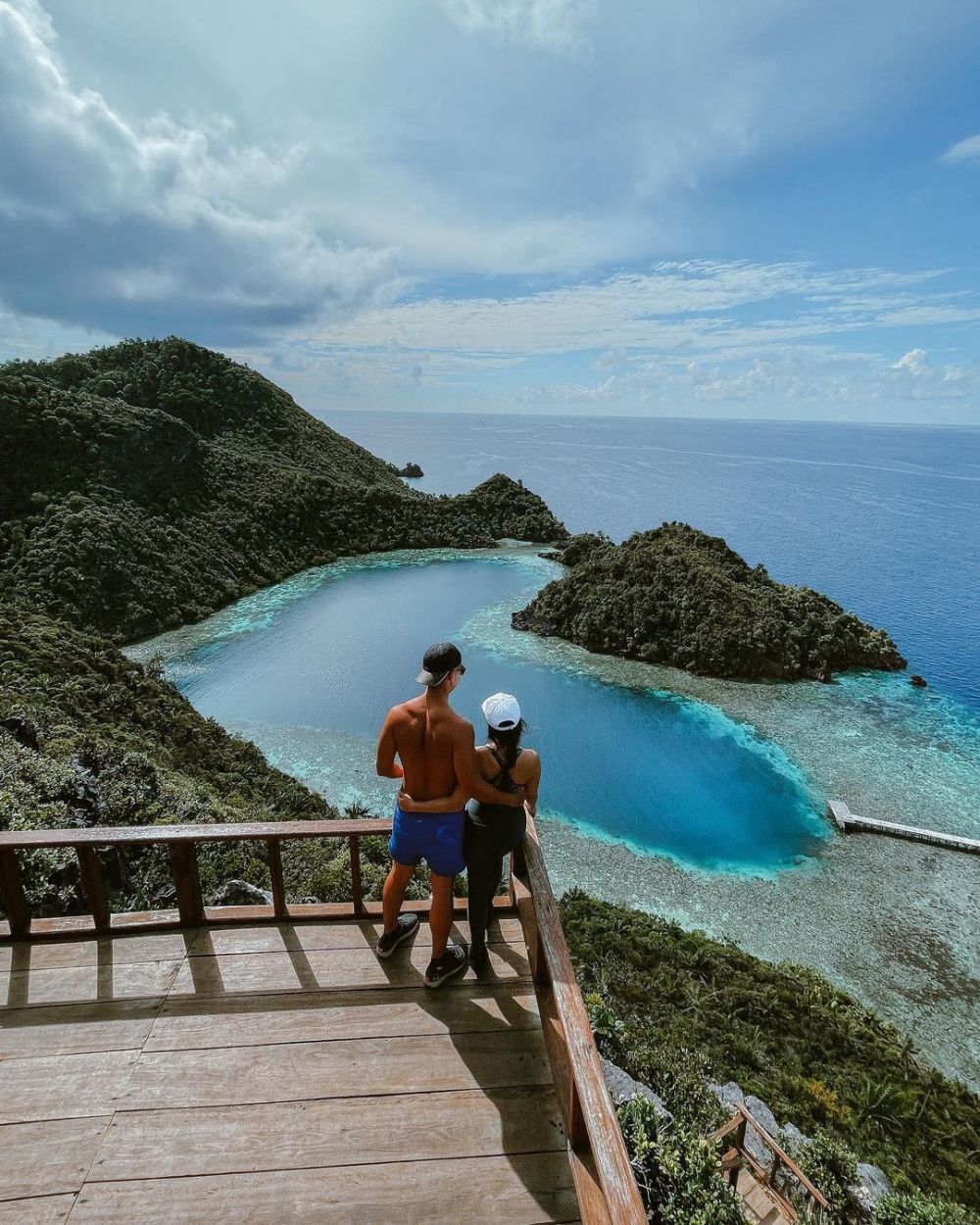 8 Momen Nikita Willy dan keluarga di Raja Ampat, sewa kapal mewah