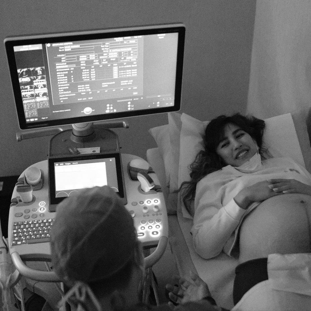 10 Momen kelahiran anak pertama Louise Anastasya, bikin haru