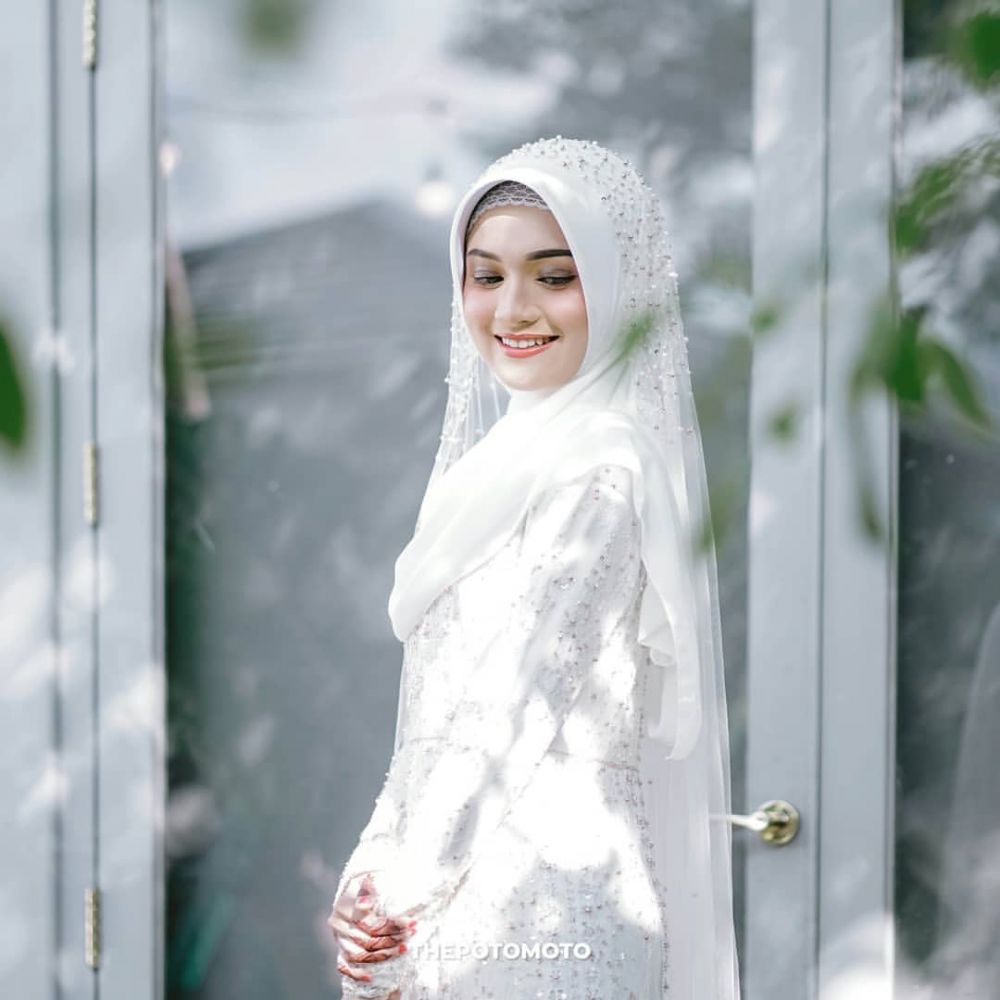 8 Pesona Jihan Salsabila, seleb TikTok istri Ustaz Syam Elmarusy