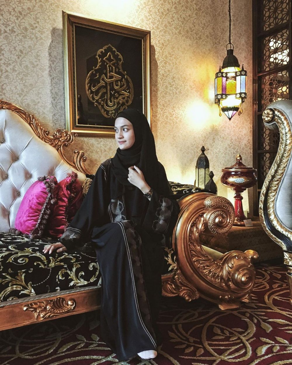 8 Pesona Jihan Salsabila, seleb TikTok istri Ustaz Syam Elmarusy