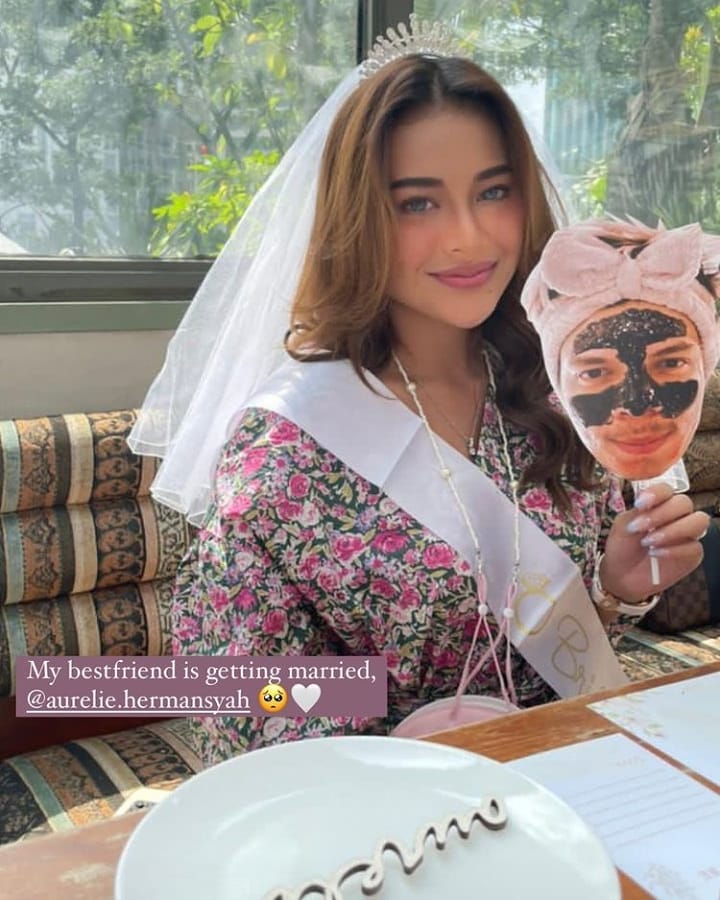 10 Potret seru bridal shower Aurel Hermansyah, topengnya bikin salfok