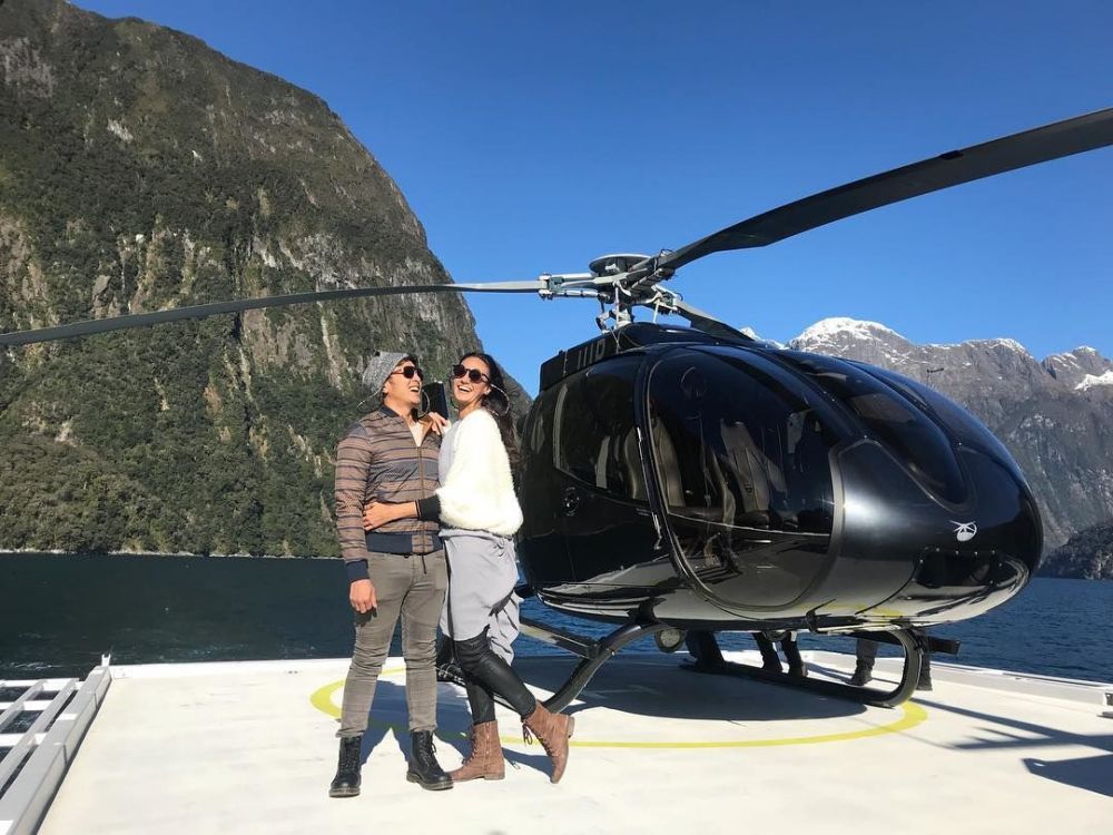 Momen kencan 7 pasangan seleb naik helikopter, romantisnya bikin baper