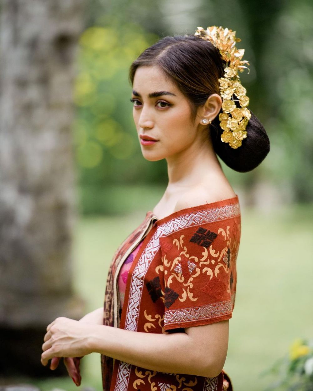 10 Pemotretan Jessica Iskandar pakai baju adat Bali