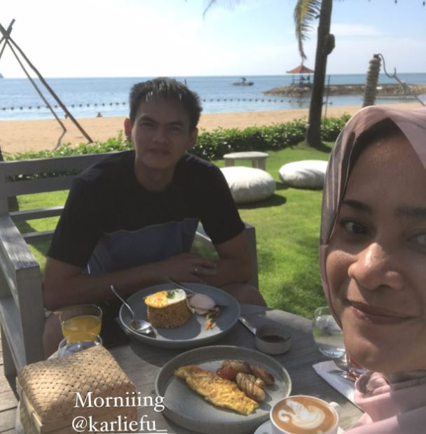 8 Potret Ikke Nurjanah dan Karlie Fu liburan di Bali, sweet abis