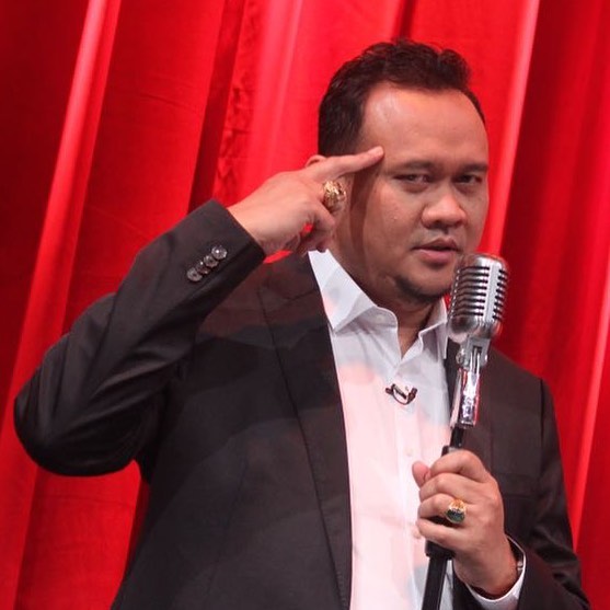 Tak banyak yang tahu, 10 komedian ini bukan lulusan seni pertunjukan